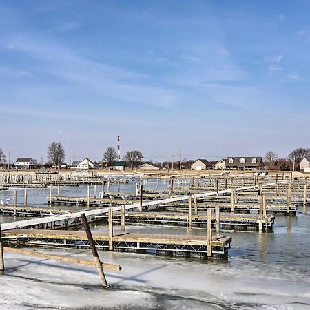 Condo With Balcony, Dock And Access To Lake Erie Sand Beach Exterior photo