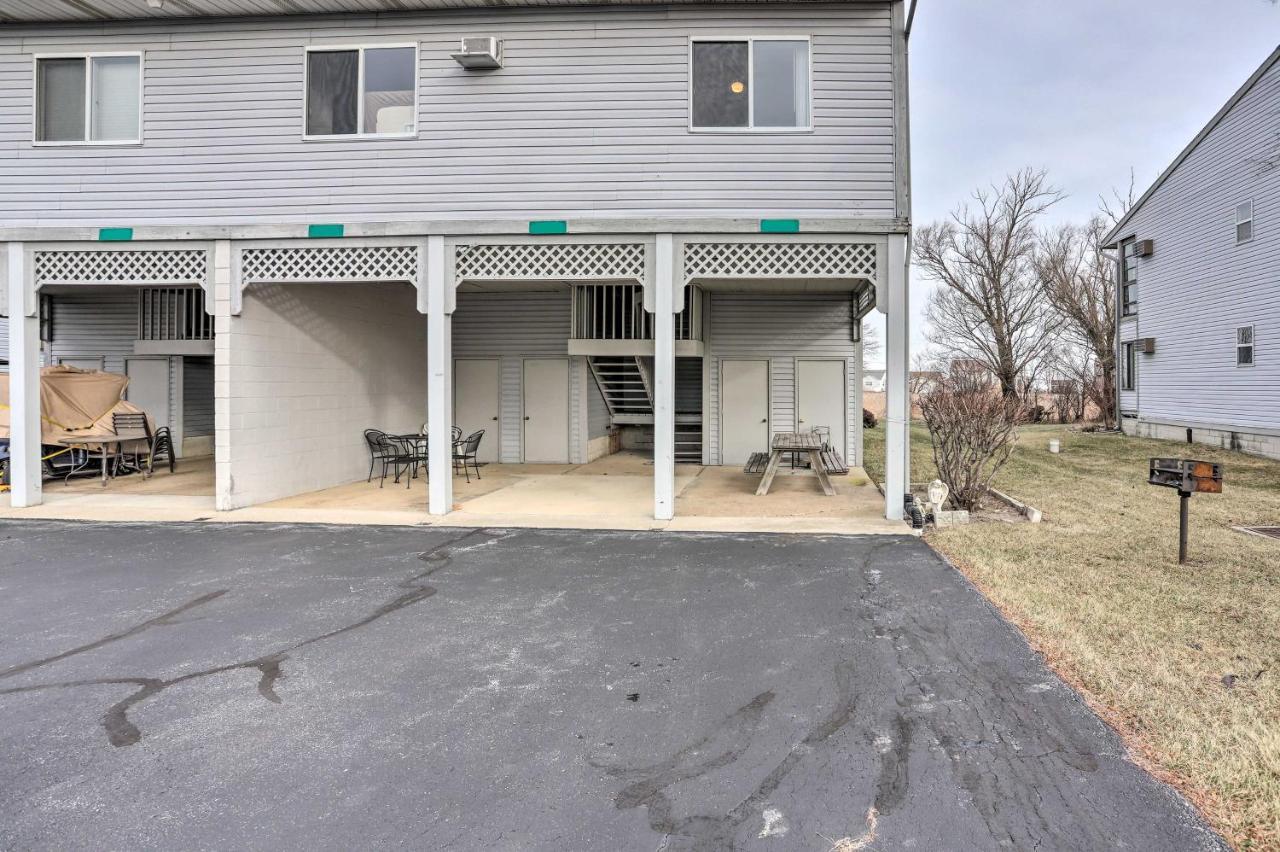 Condo With Balcony, Dock And Access To Lake Erie Sand Beach Exterior photo