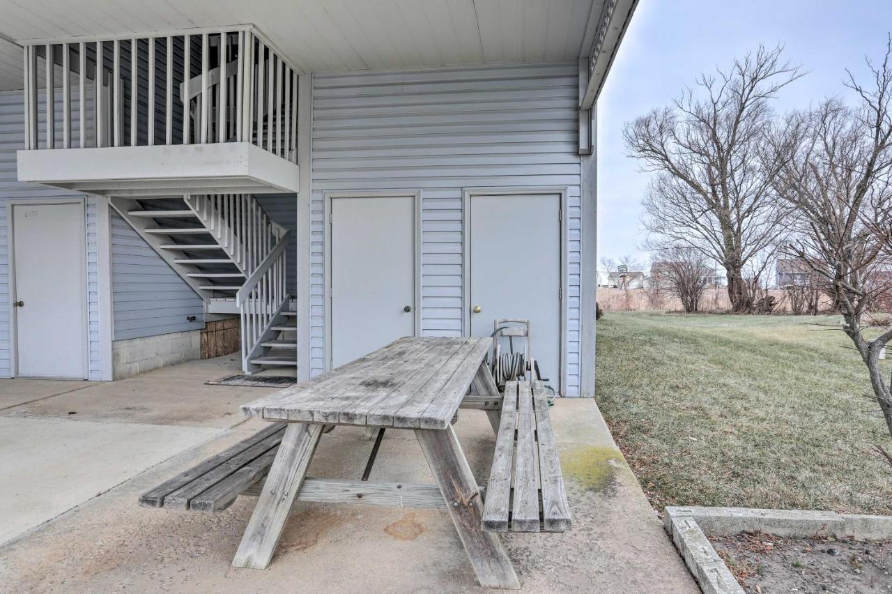 Condo With Balcony, Dock And Access To Lake Erie Sand Beach Exterior photo