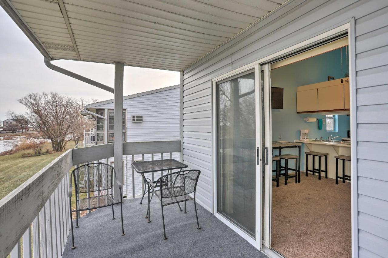 Condo With Balcony, Dock And Access To Lake Erie Sand Beach Exterior photo